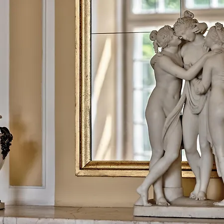 Butikowy Palac ベッド・アンド・ブレックファスト 3*