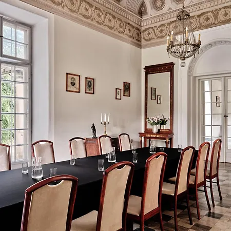 Butikowy Palac B&B 야부나