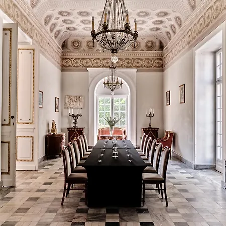 ベッド・アンド・ブレックファスト Butikowy Palac ヤブウォンナ