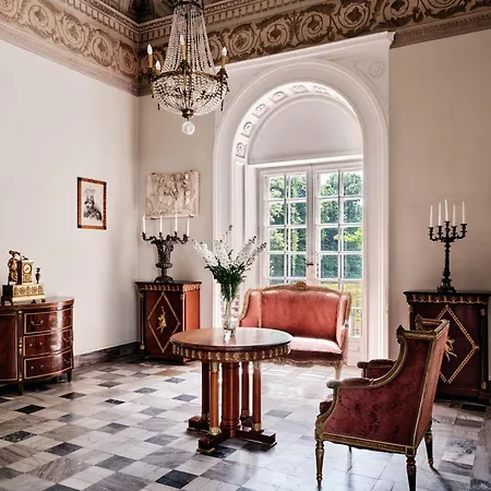 ベッド・アンド・ブレックファスト Butikowy Palac ヤブウォンナ