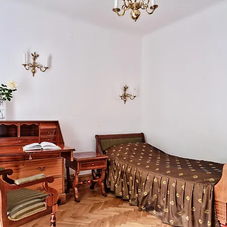 Butikowy Palac 3* 야부나