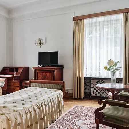 Butikowy Palac B&B 야부나