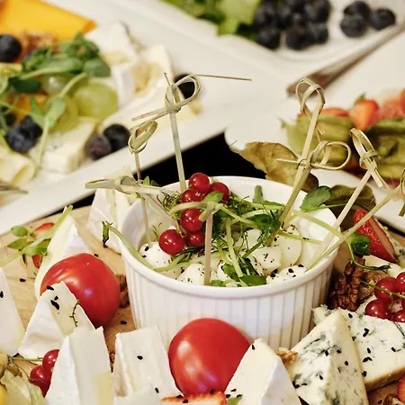 Butikowy Palac 3* ヤブウォンナ