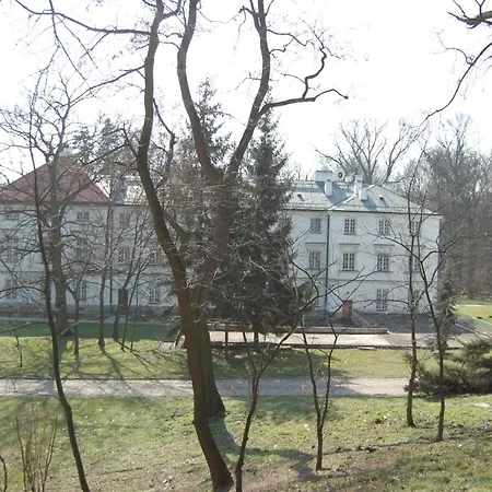 Butikowy Palac 3* Jabłonna