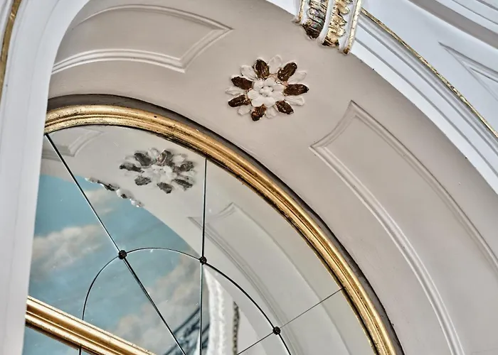 Butikowy Palac Jablonna (Legionowo)