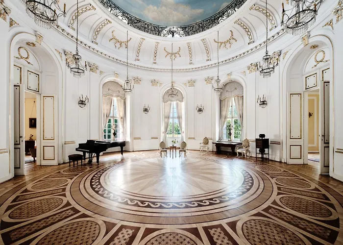 Butikowy Palac Bed & Breakfast Jablonna (Legionowo)