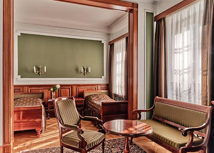 Butikowy Palac 3* Jablonna (Legionowo)