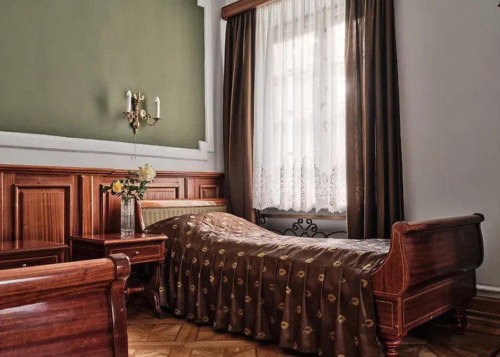 Butikowy Palac Bed & Breakfast Jablonna (Legionowo)