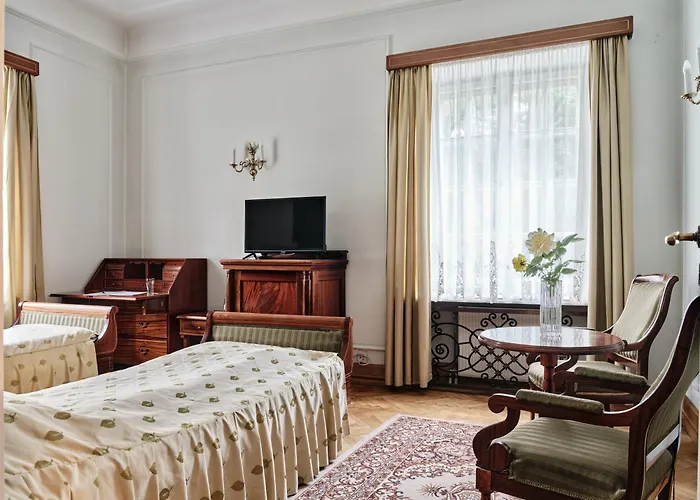 Butikowy Palac Bed & Breakfast Jablonna (Legionowo)