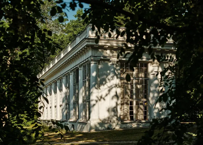 Butikowy Palac Jablonna (Legionowo)