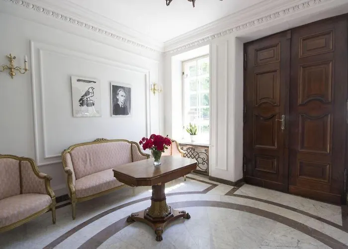 Bed & Breakfast Butikowy Palac 3*